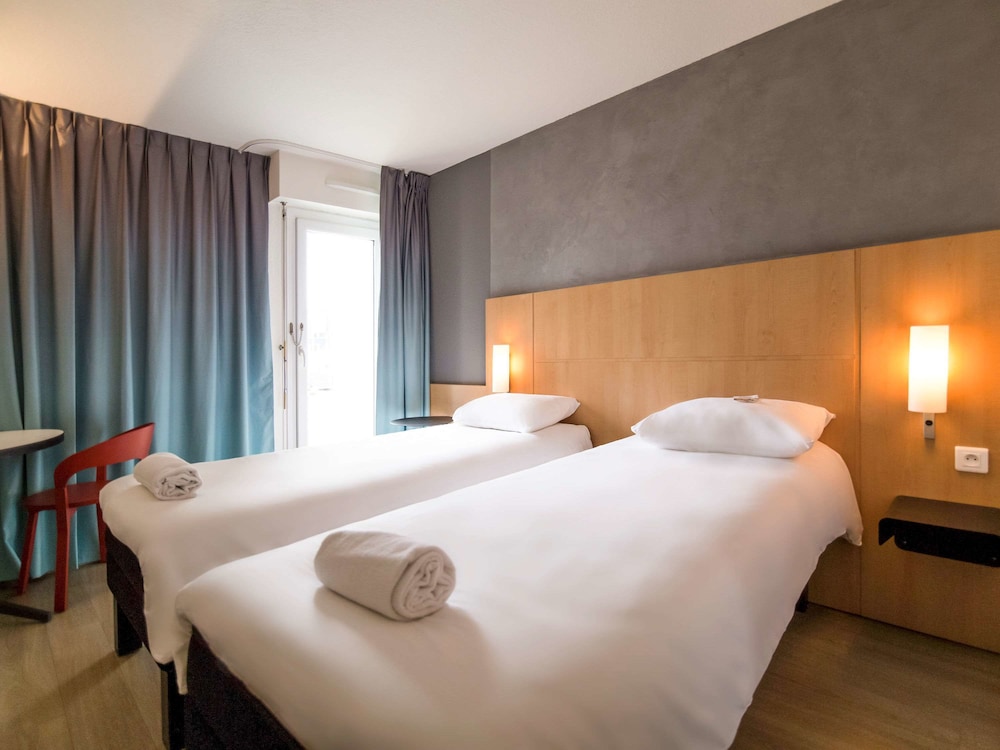 Ibis Rennes Beaulieu 16/68