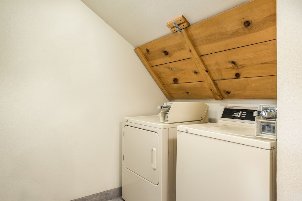 Quality Inn and Suites near NAS Fallon 28/30