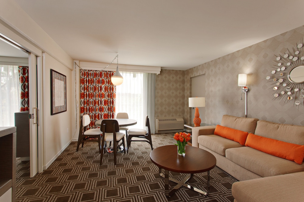 The Garland Hotel 26/50