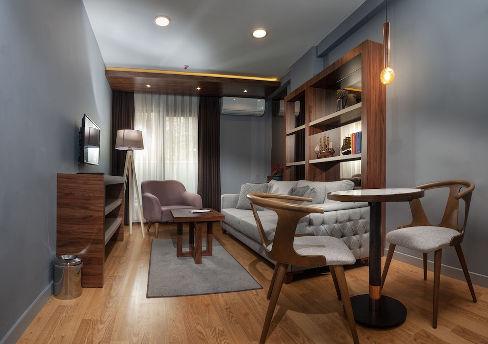 Vita Bella Suites 12/22