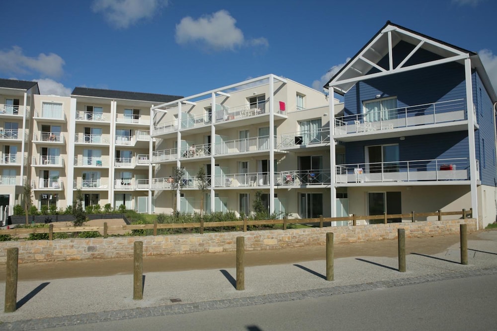 Residence Vacanceole Le Domaine de Bertheaume in PLOUGONVELIN