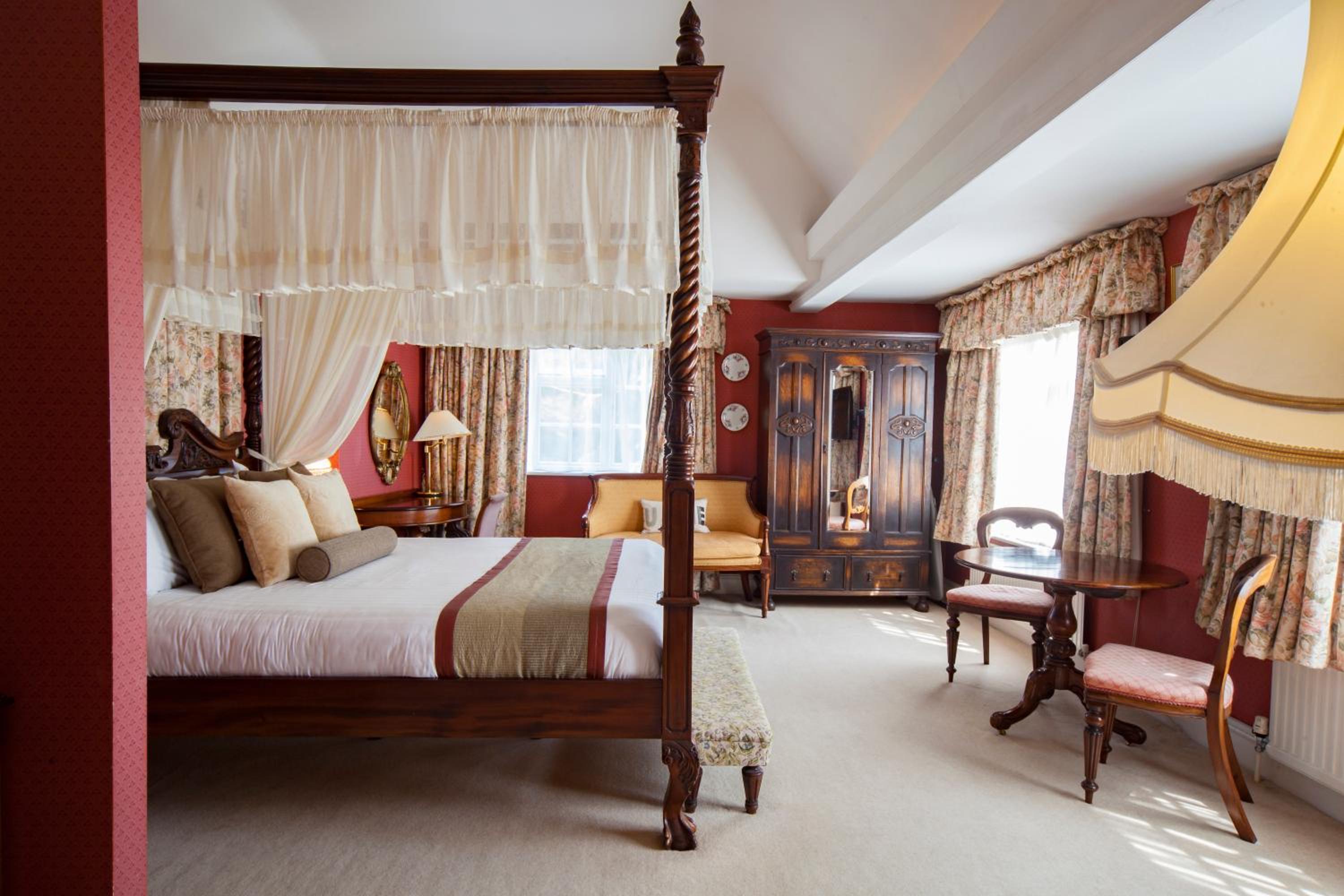 Four Poster, Suite