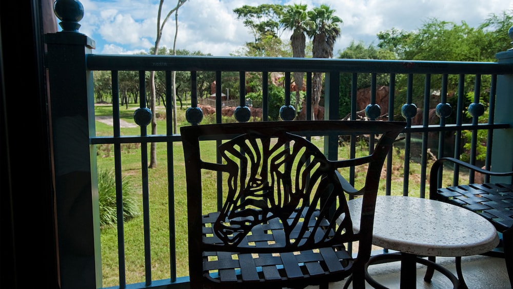 Disney Animal Kingdom Villas Kidani Village 35/50