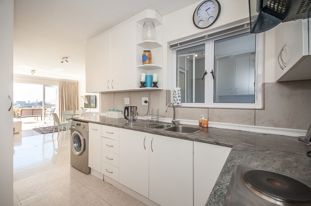 3 Canterbury Square 25/26