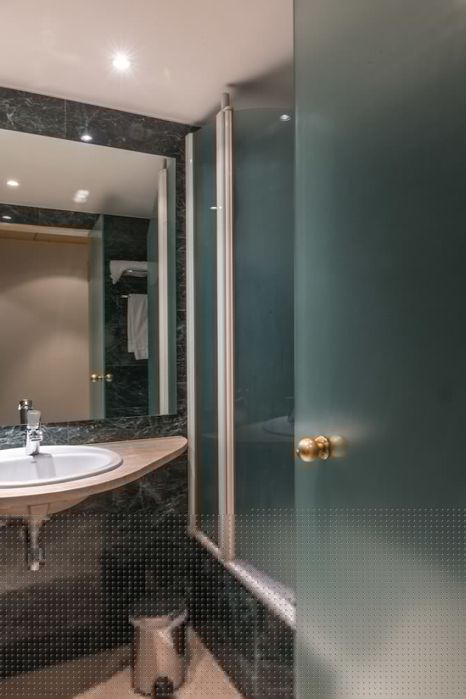 Hotel Up Rooms Vic (ex Nh Ciutat De Vic) 10/52