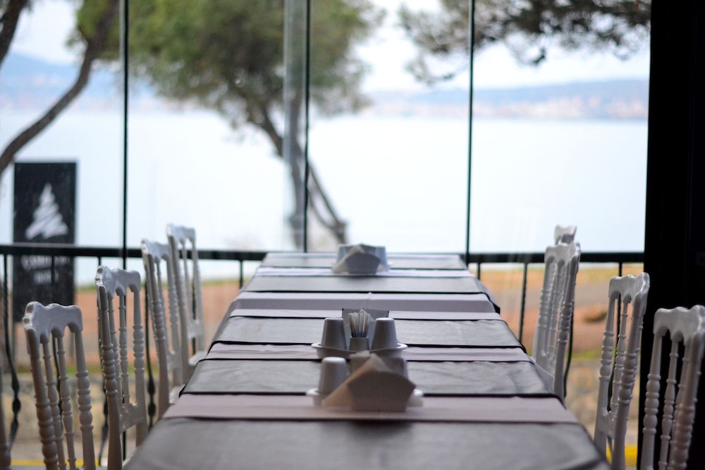 Camlik 87 Hotel Ayvalik 54/63