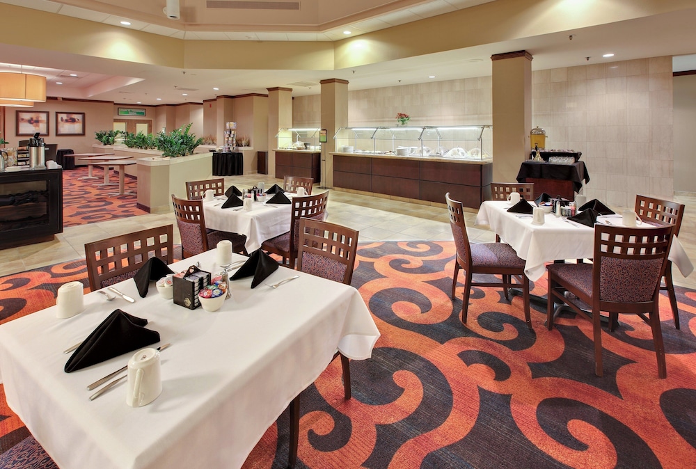 Holiday Inn Springdale/Fayetteville Area 34/50