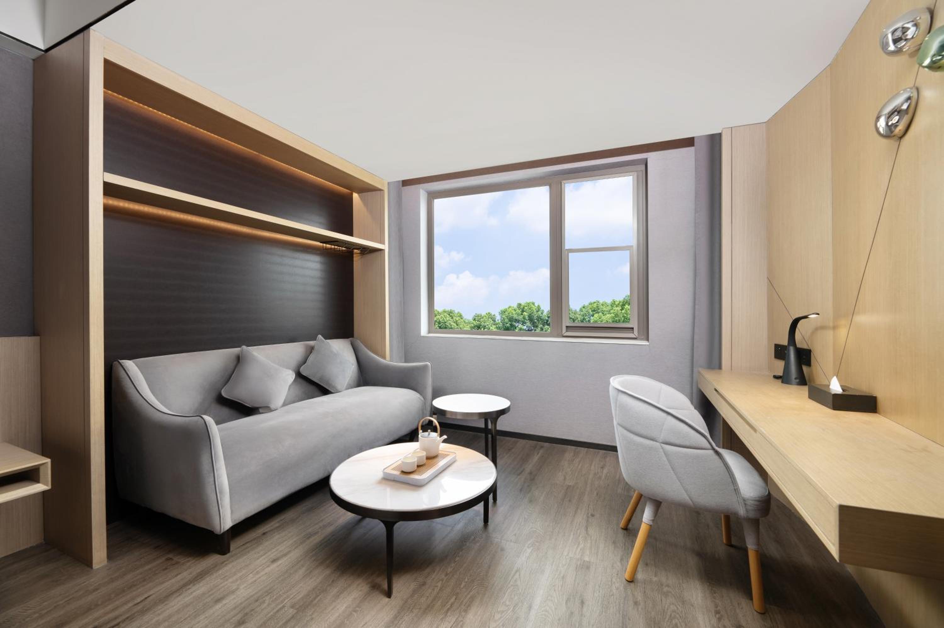 EXECUTIVE, TWIN BEDS