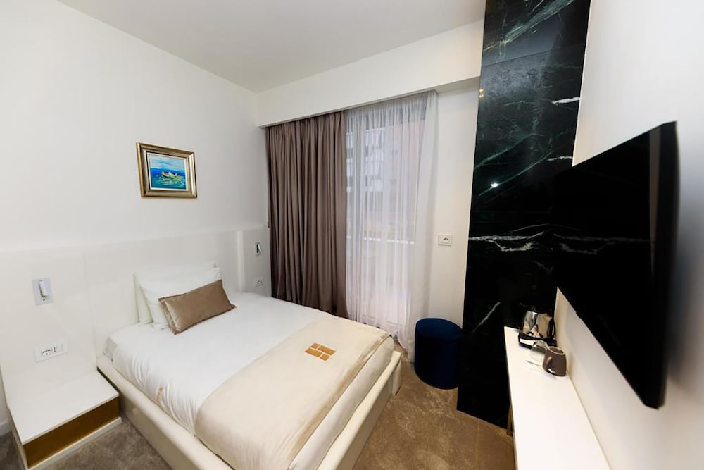 Habitat Hotel 16/49