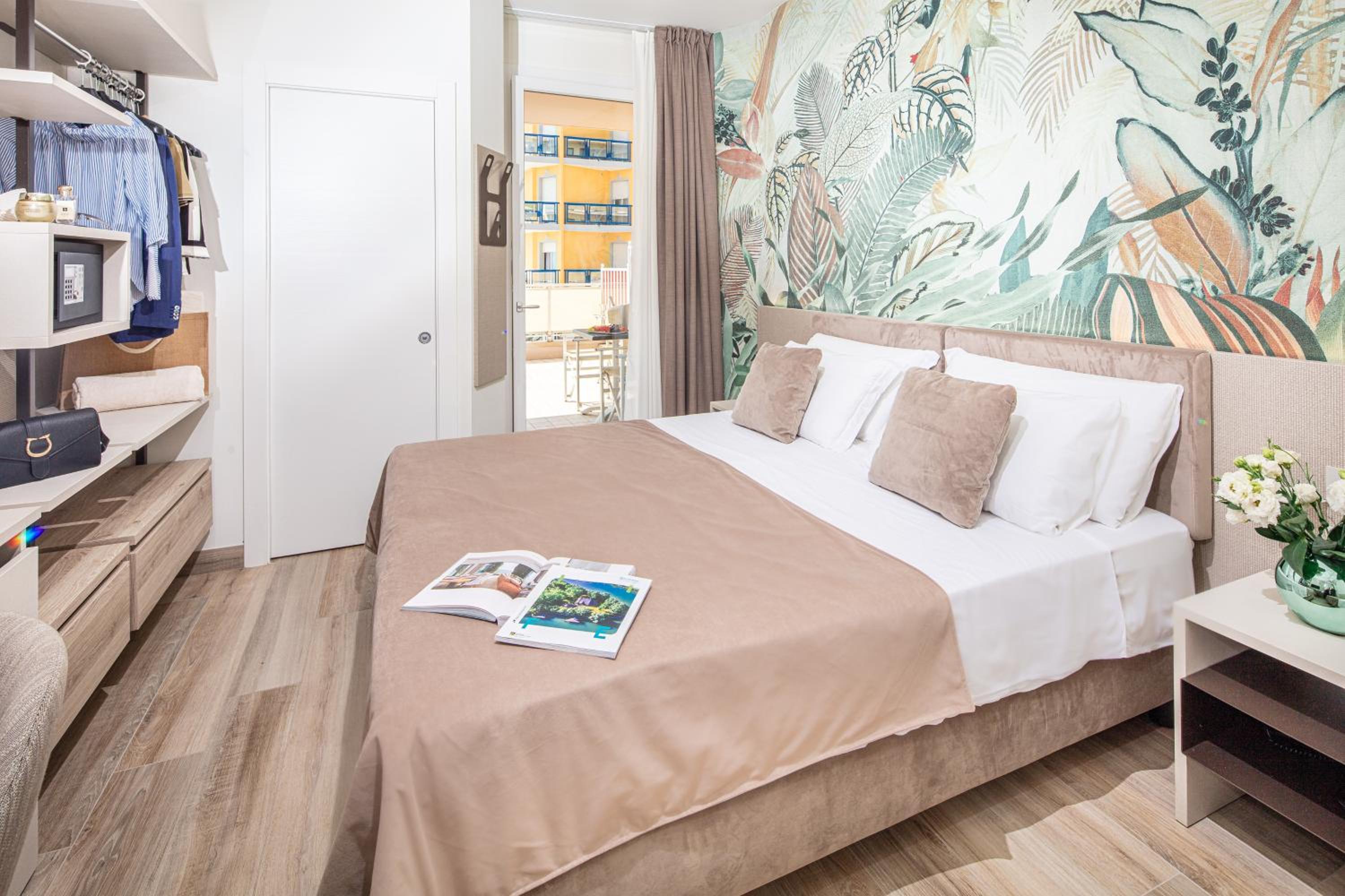 COMFORT, DOUBLE BED