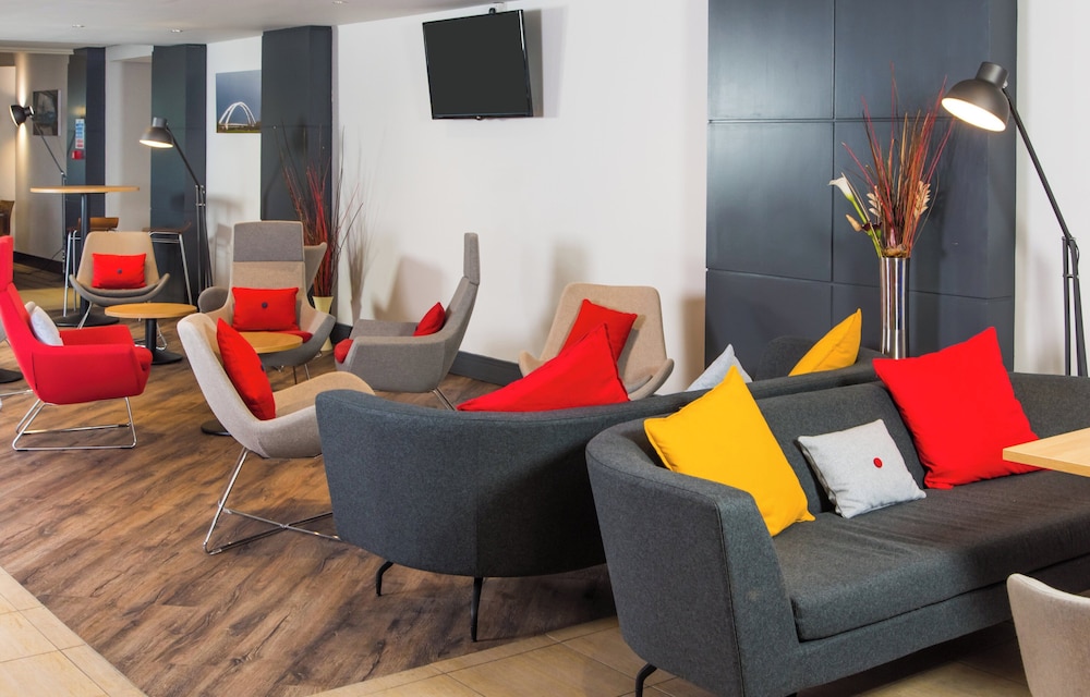 Holiday Inn Express Newport 27/47