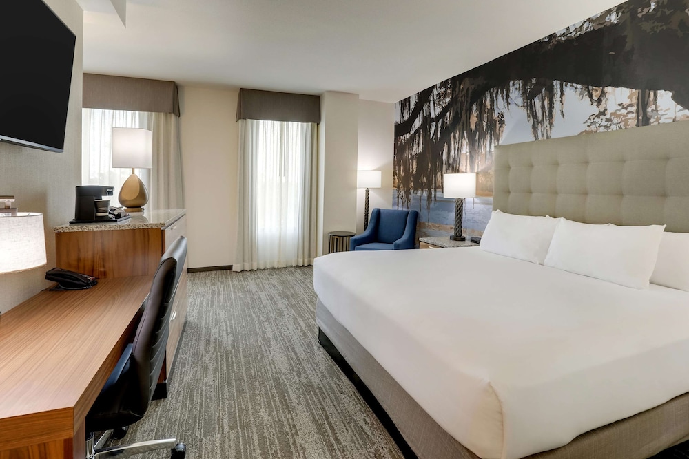 ROOM, KING BED, SOFA
