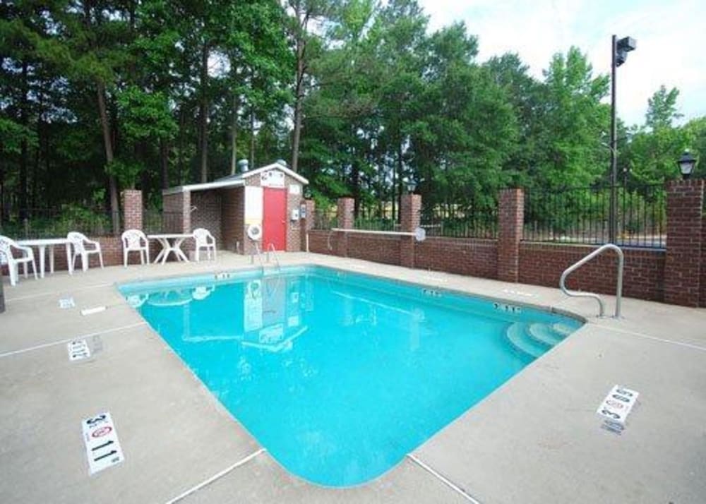 Quality Inn Kenly I-95 3/50