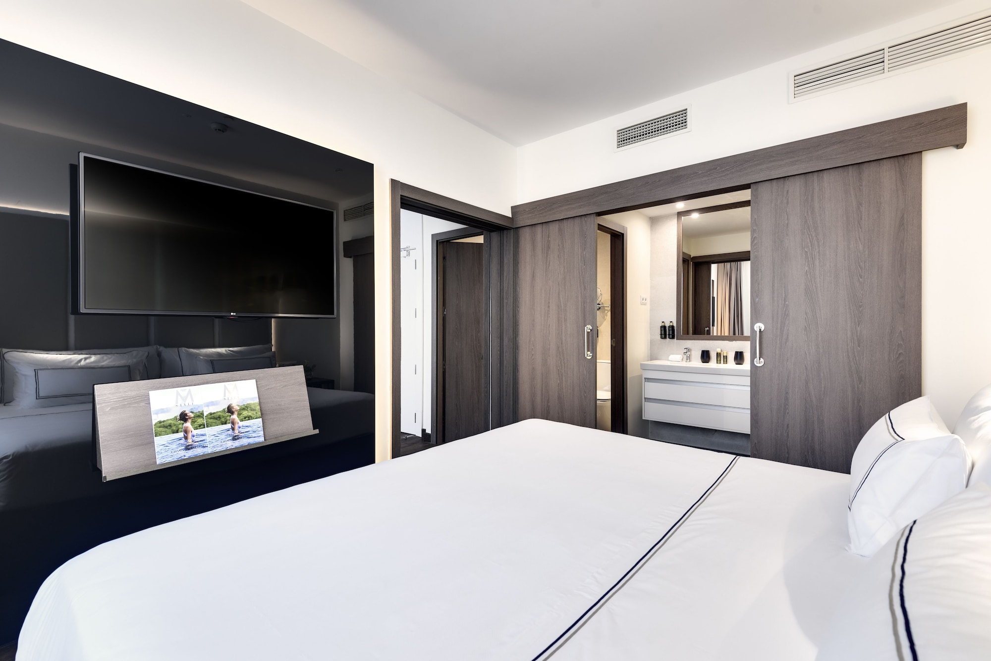 GRAND, THE LEVEL, PREMIUM, BATHTUB