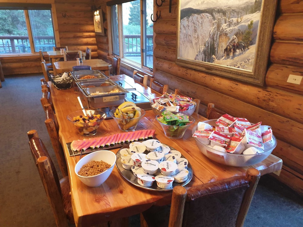 320 Guest Ranch 33/50