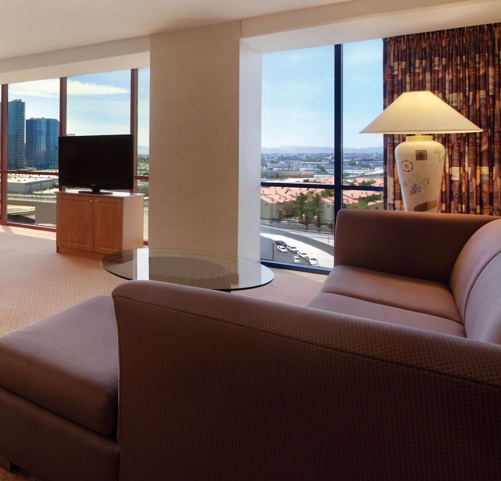 Rio Hotel & Casino, a Destination by Hyatt Hotel 41/73
