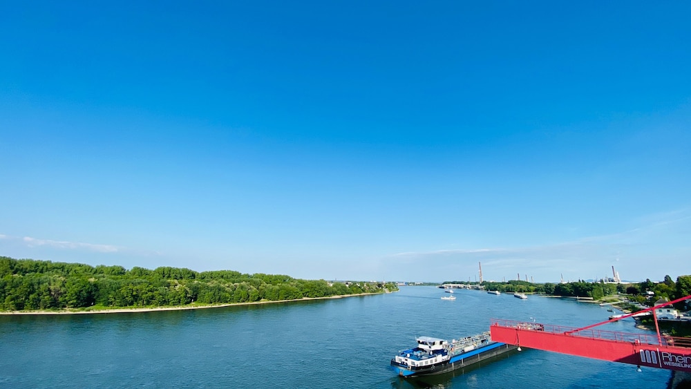 Hotel Am Rhein Wesseling 28/64
