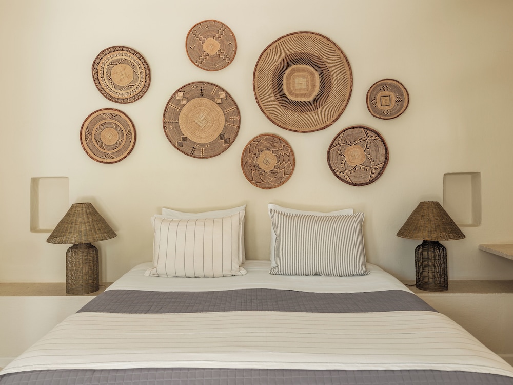 Verina Suites 10/50