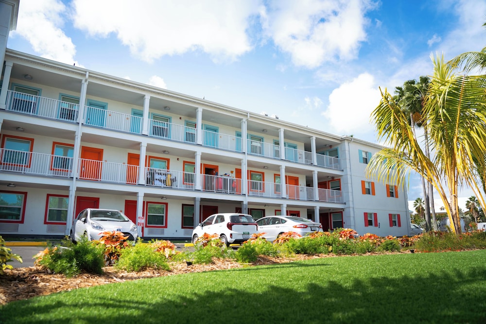 The Sunshine Hotel and Suites 5/48