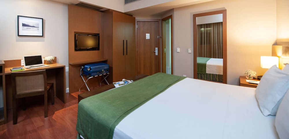 Golden Tulip Porto Vitoria 9/72