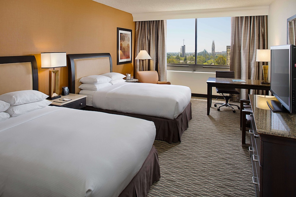 Hotel Fera Anaheim a DoubleTree by Hilton 12/63