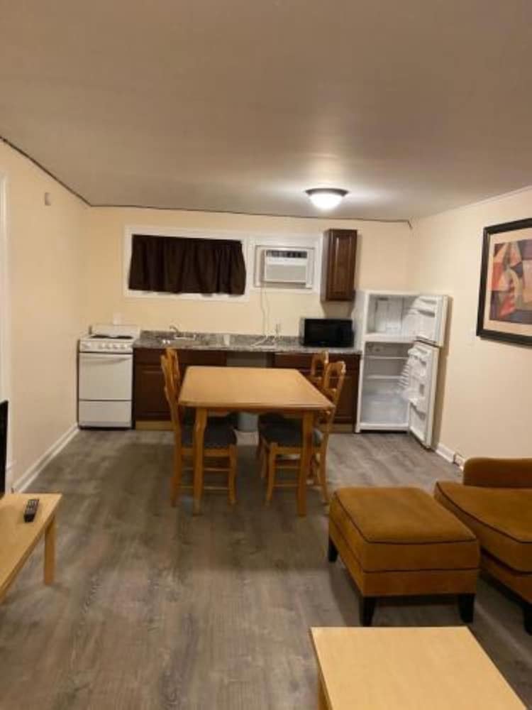 Oceanfront Twilight Surf Hotel 13/23