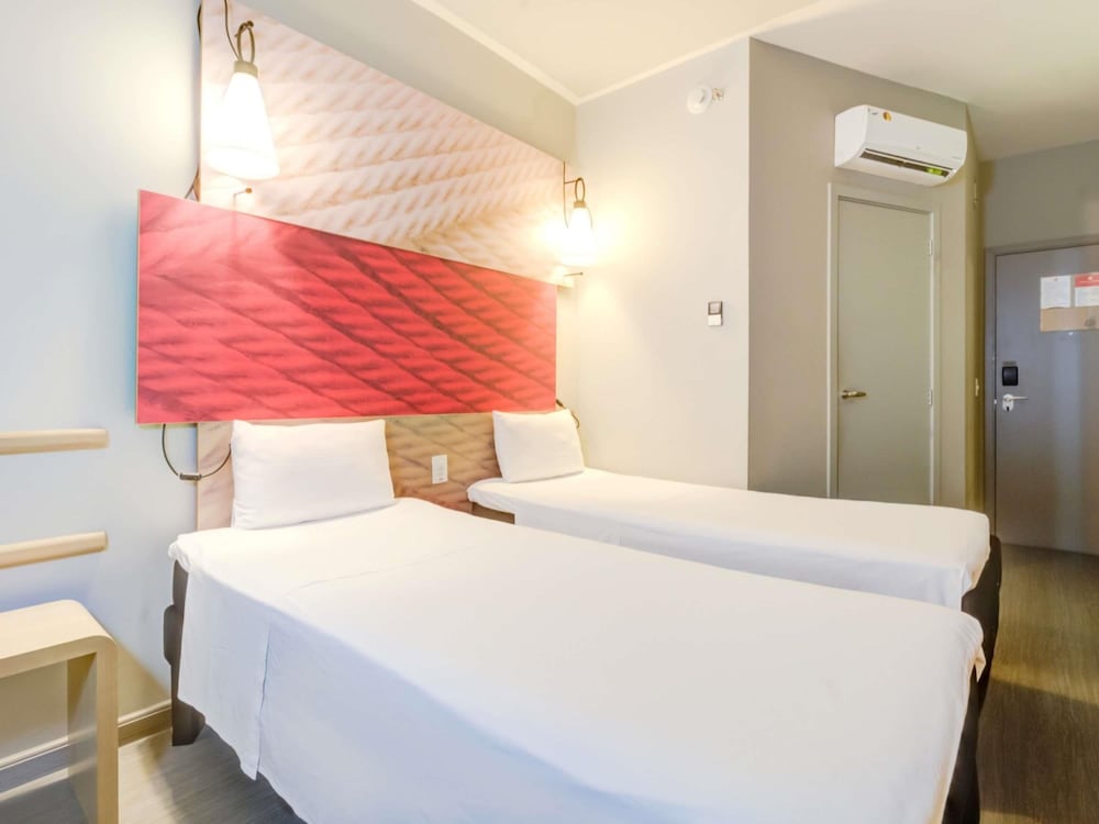 Ibis Paranagua 20/59