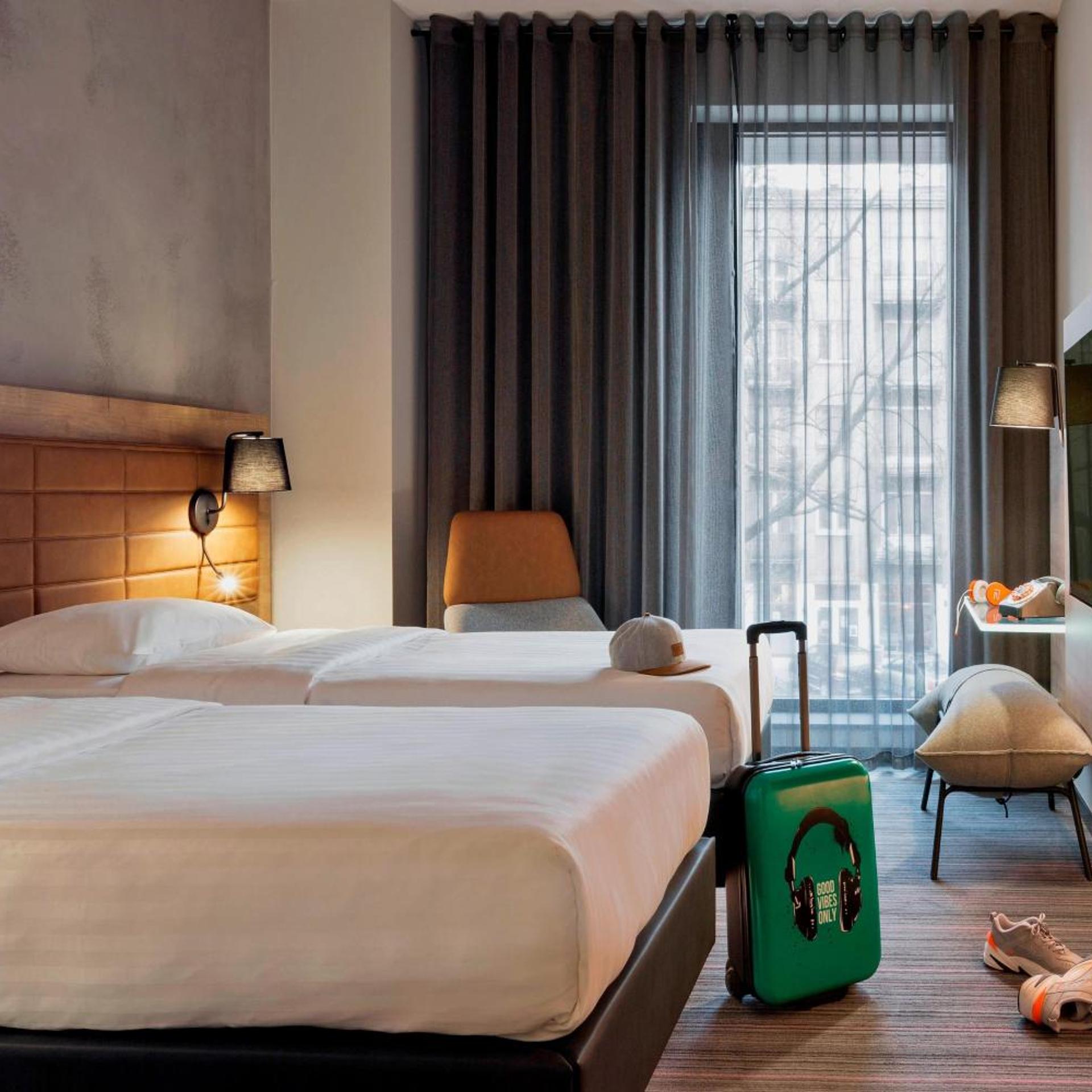 Moxy, Twin Beds