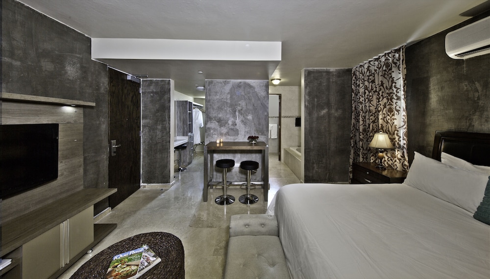 CIQALA Luxury Suites 30/75