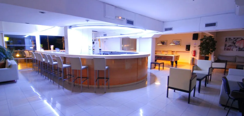 Michel Apartments 11/51