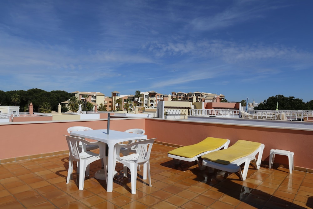 APARTAMENTOS THE OLD VILLAGE BY VILLAGE 4U 43/75
