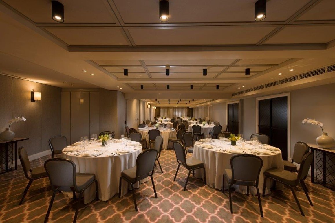 Mayfair Hotel 43/66