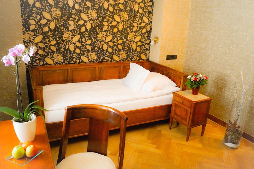 EXCLUSIVE, SINGLE, LARGE SINGLE BED
