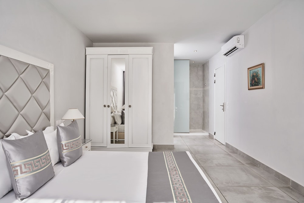 Suite - Grand - Shared pool