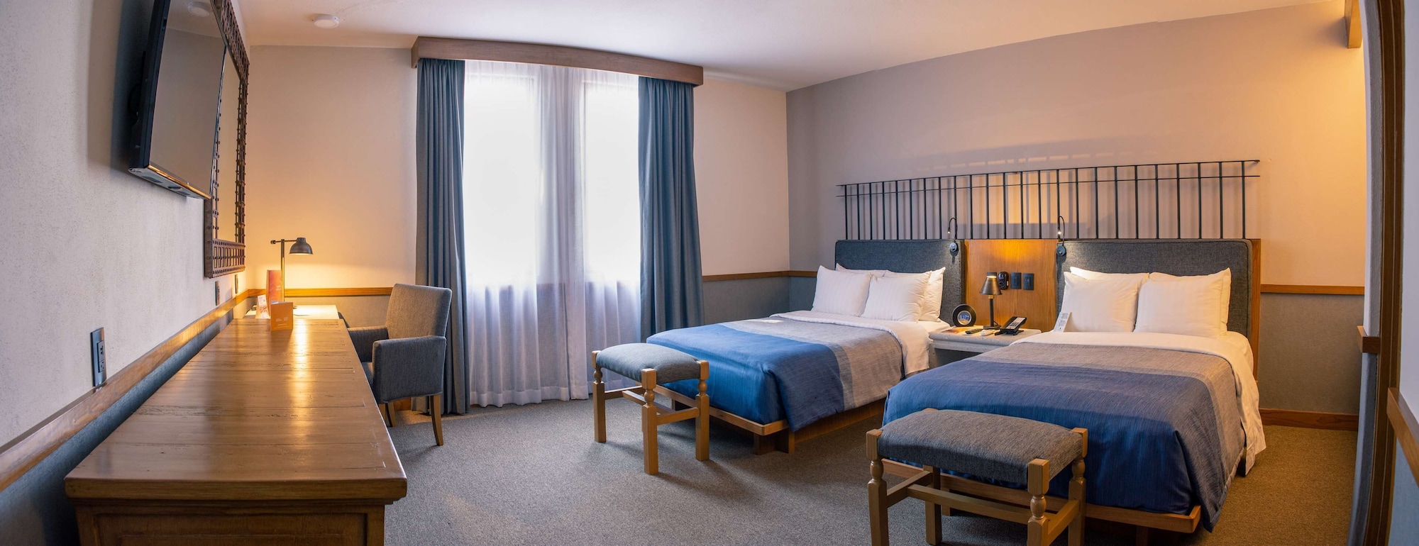BRISAS, BUSINESS, CLUB, KING BED