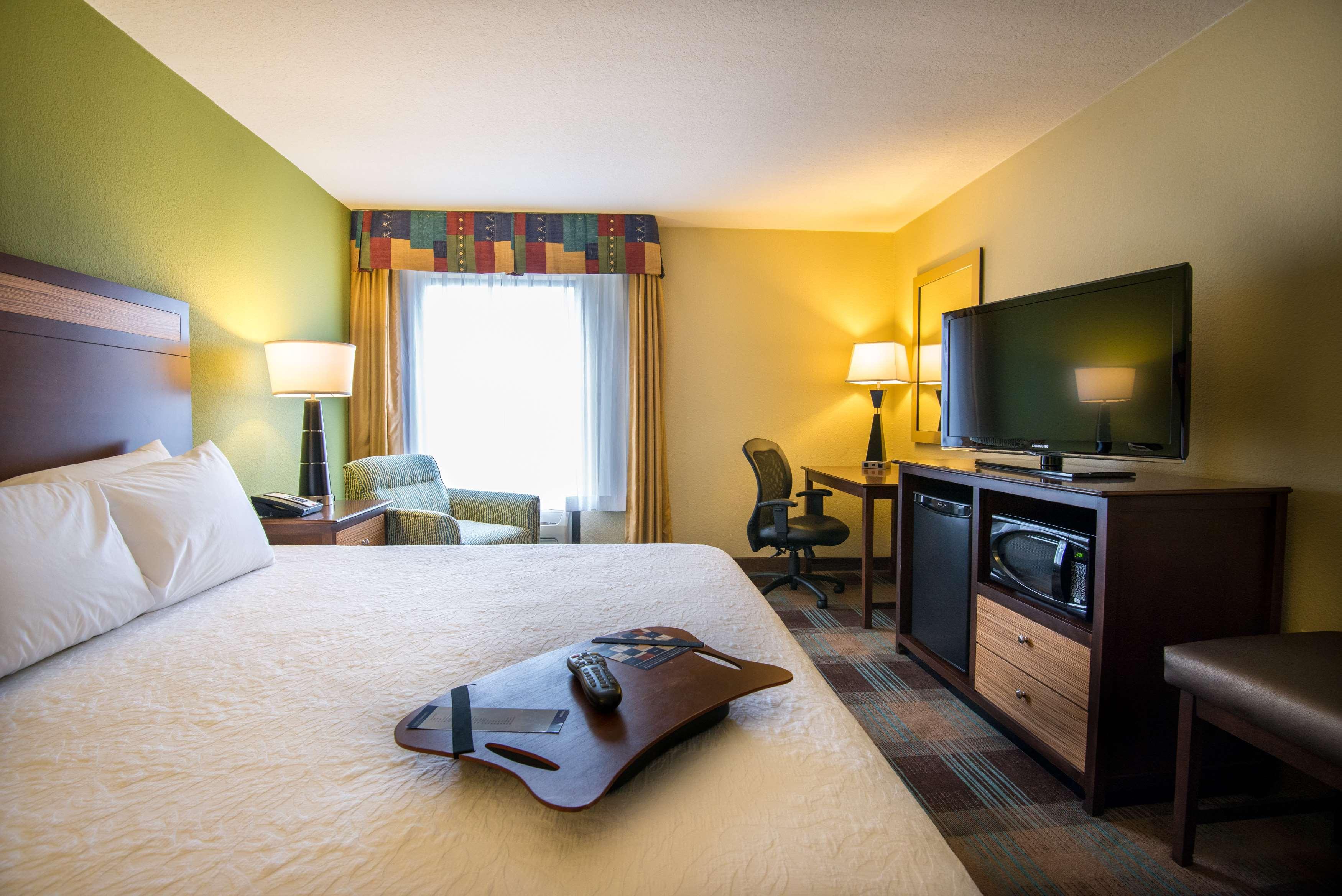 1 BEDROOM, SUITE, KING BED, KITCHEN