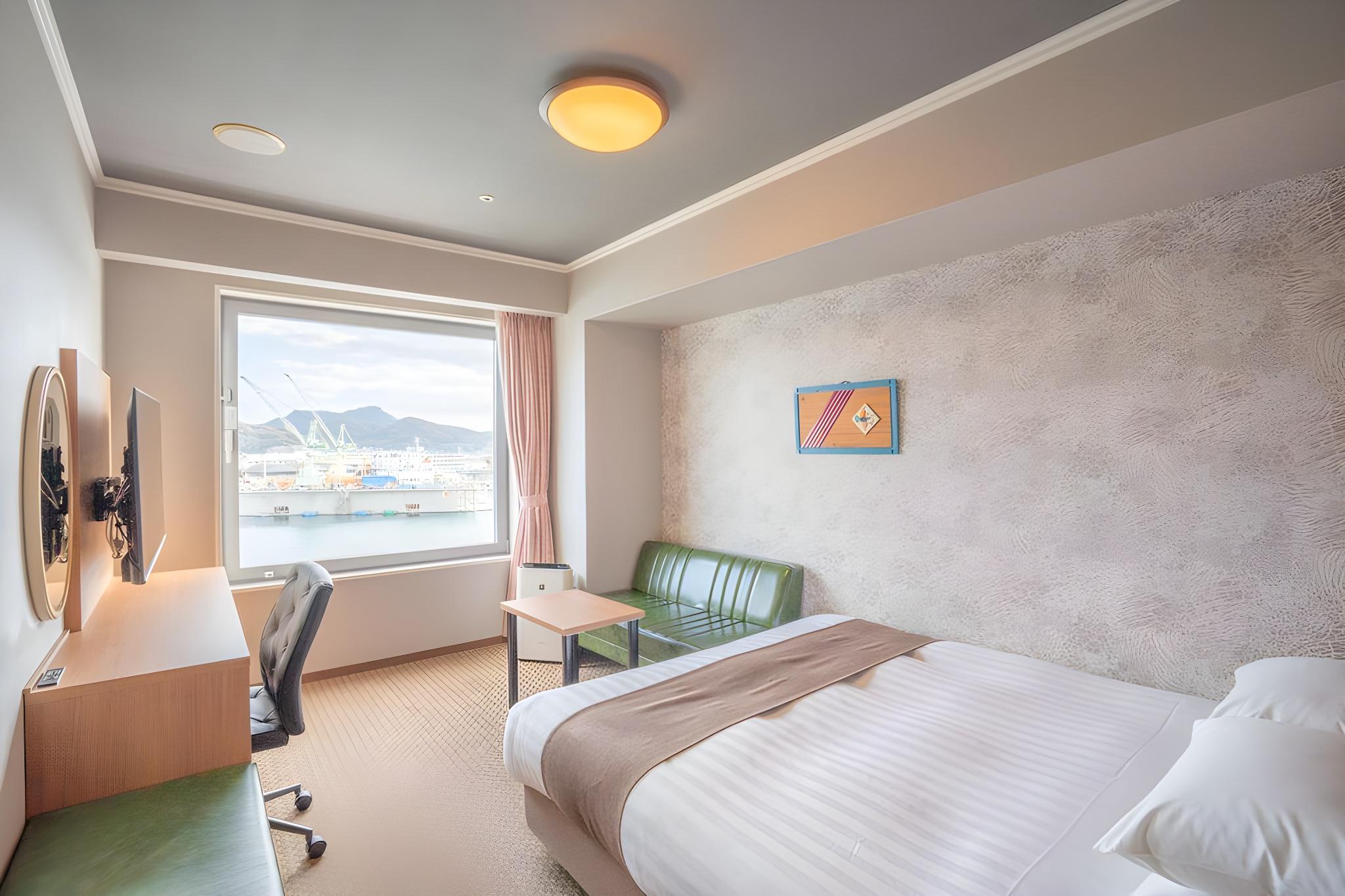 Room, Semi Double Bed