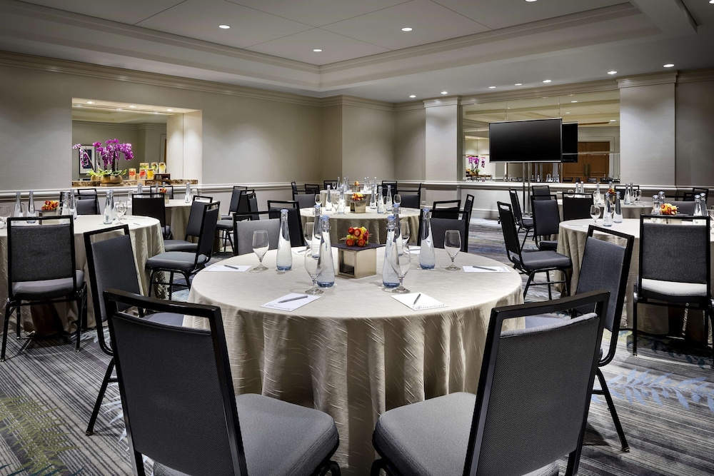 Fairmont Waterfront 62/72
