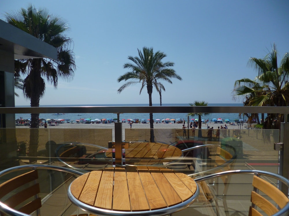 La Caleta Bay 4/44