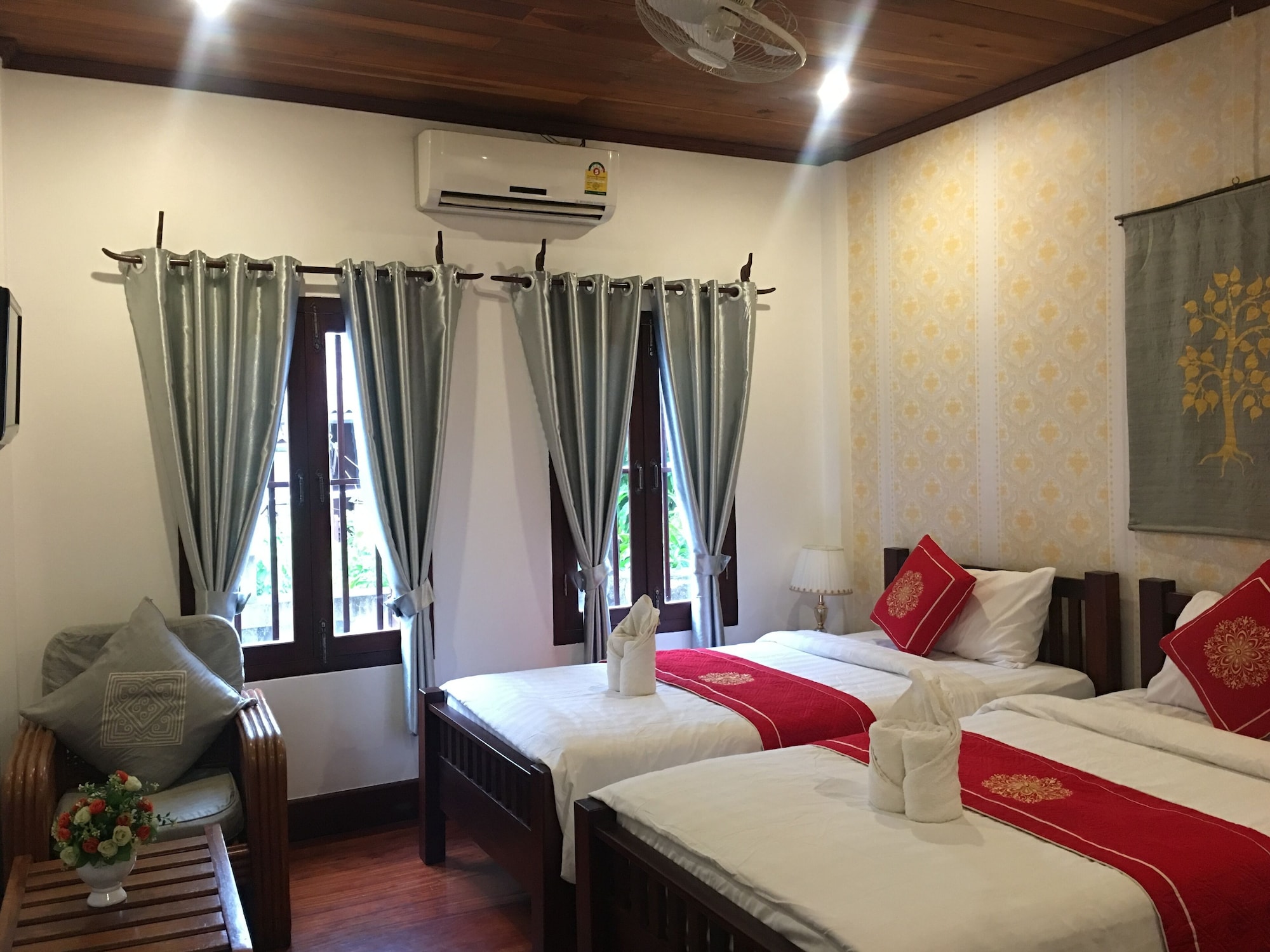 SUPERIOR, TWIN BEDS