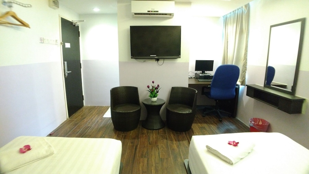 Apple 1 Hotel Queensbay 56/64