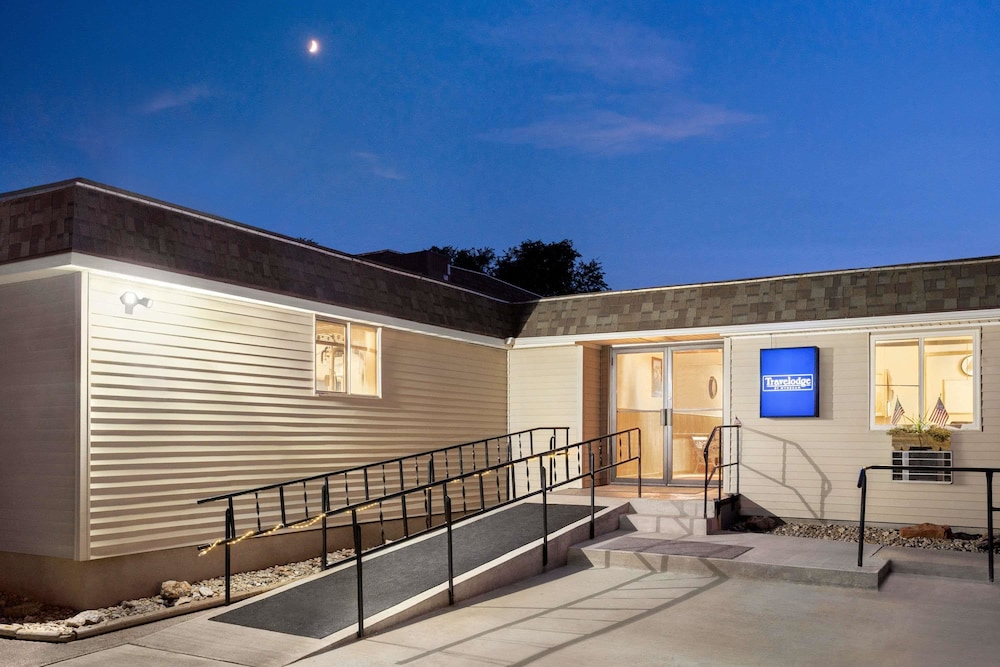 Travelodge By Wyndham Edgemont SD 4/16