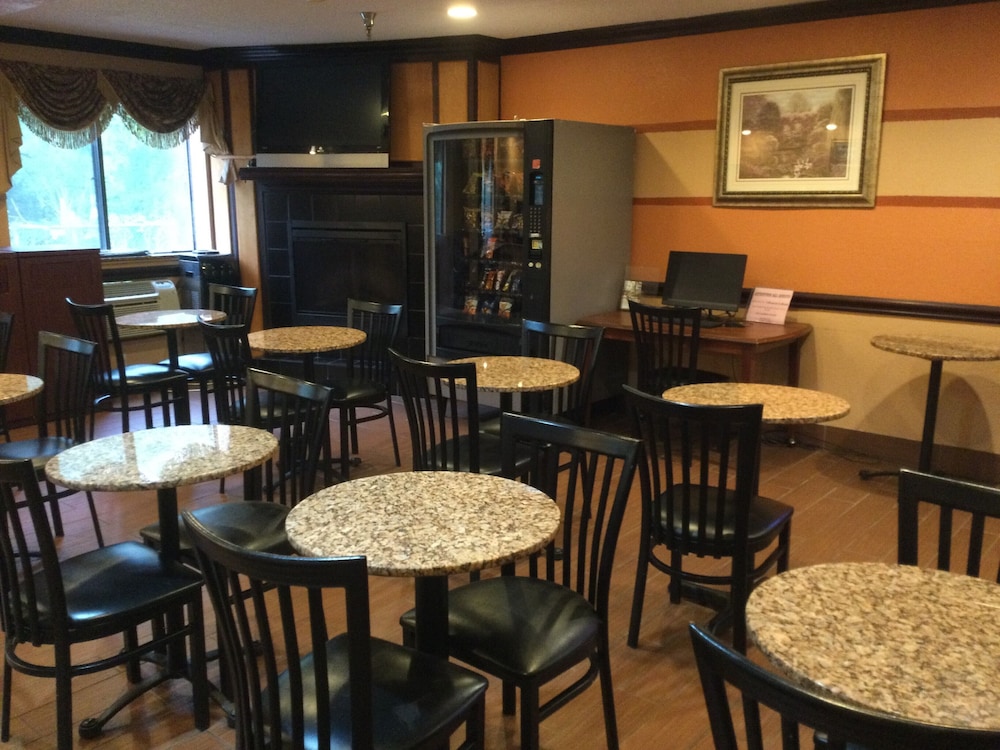 Super 8 By Wyndham Taylor/Detroit Area 20/22