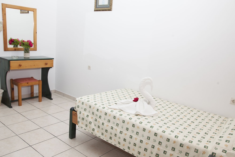 Hotel Athinoula 13/66