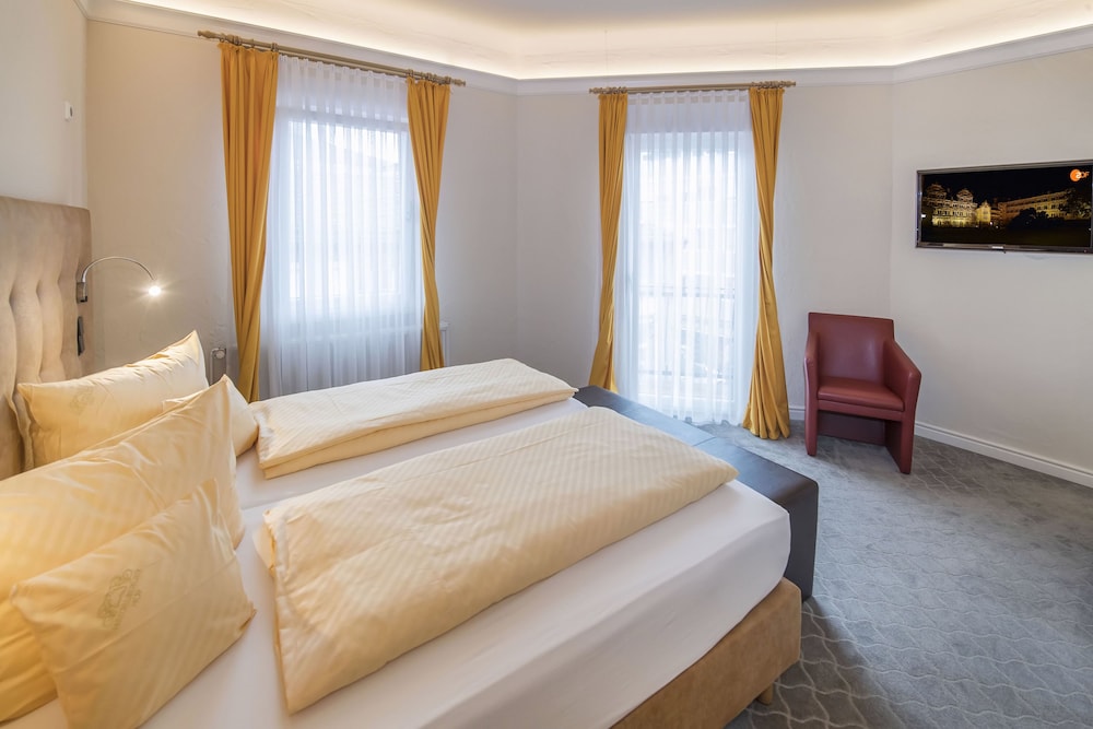 HOTEL HEIDELBERGER HOF 25/65
