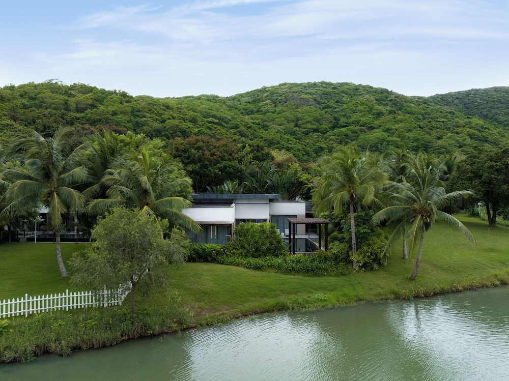 PARK HYATT SANYA SUNNY BAY RESORT 66/71