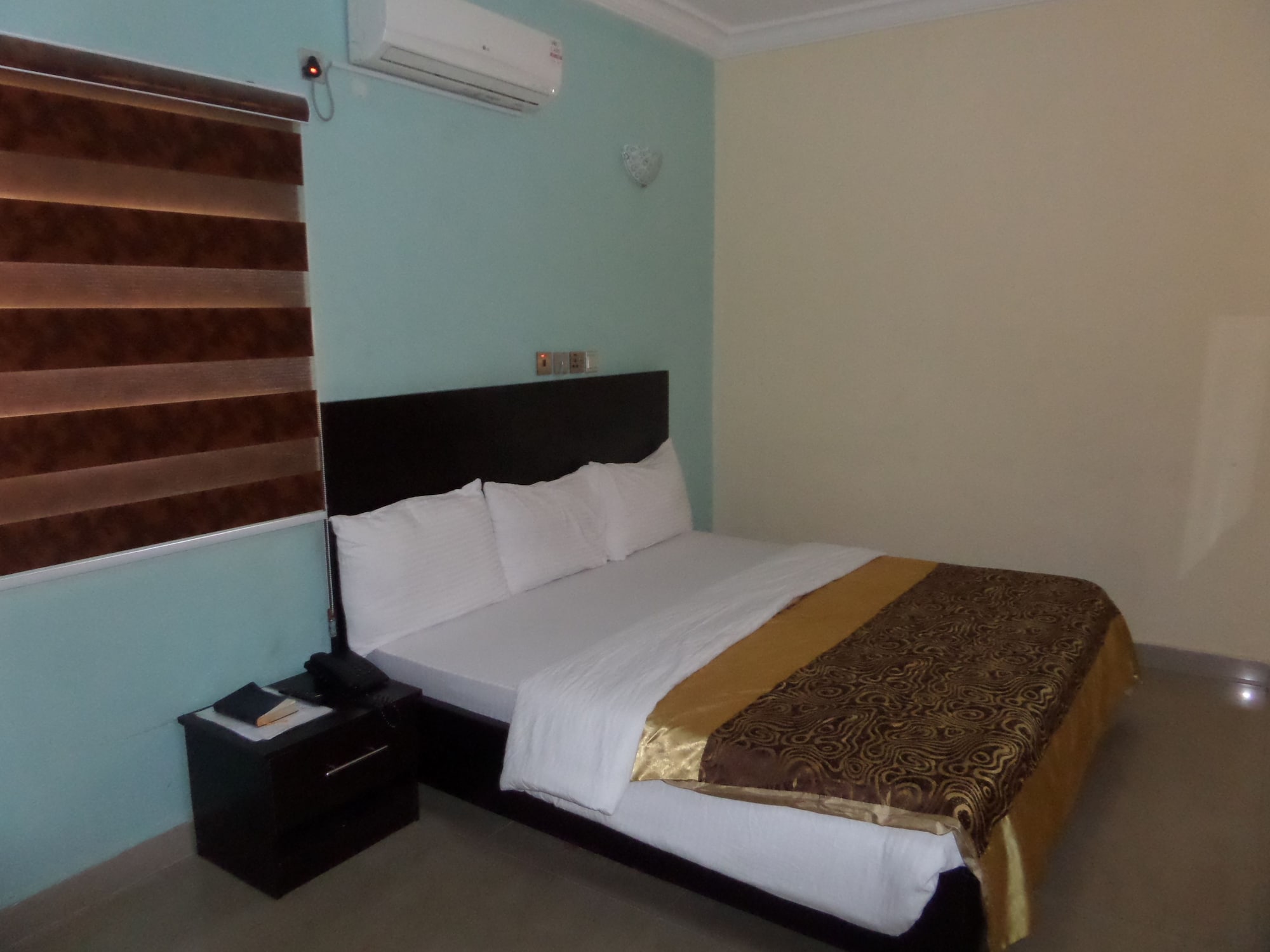 CLASSIC, KING BED