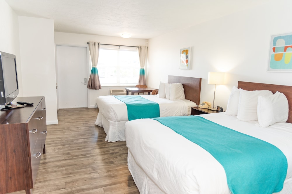 Regency Inn & Suites 12/54