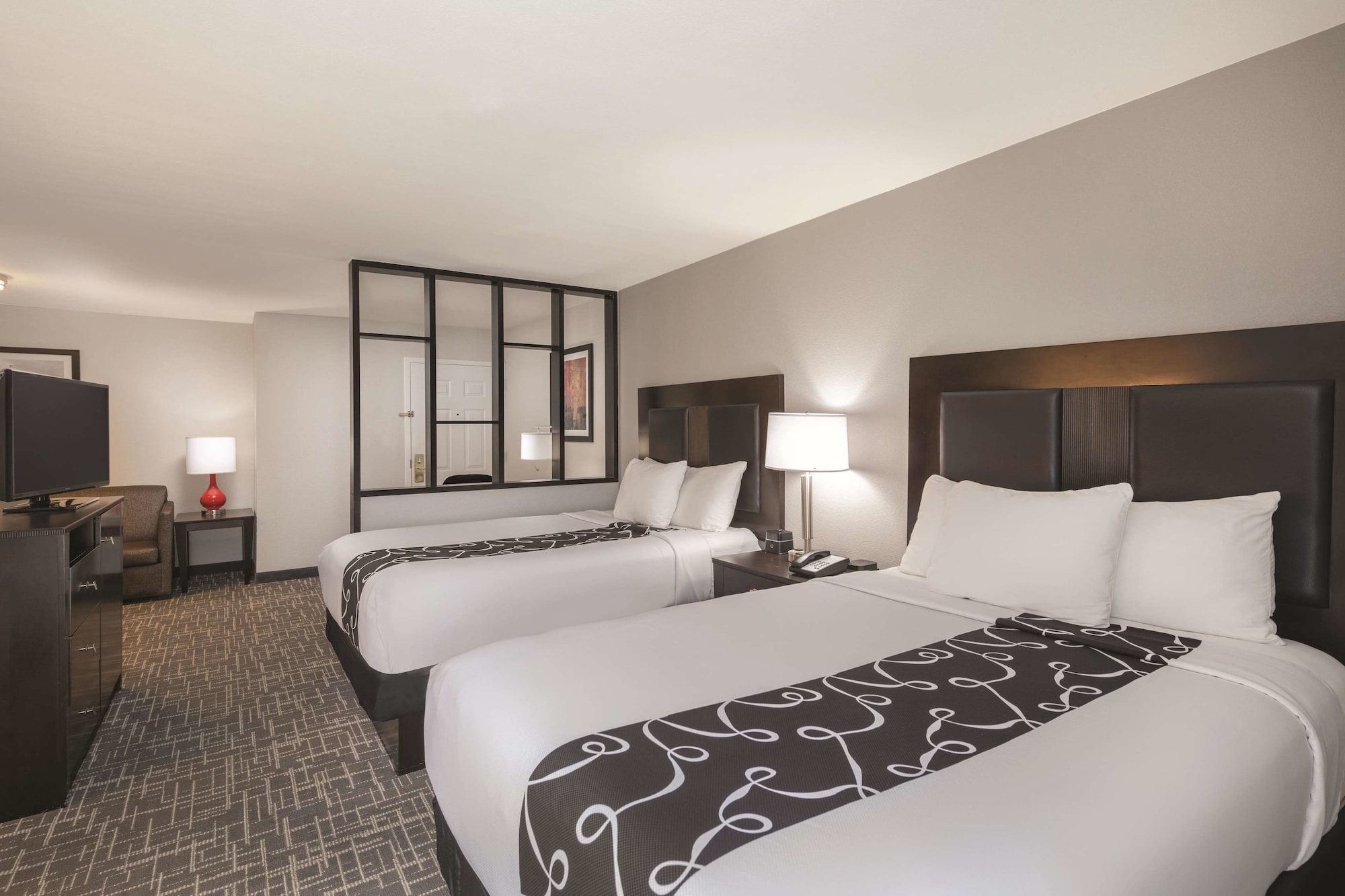 STUDIO, SUITE, 2 DOUBLE BEDS