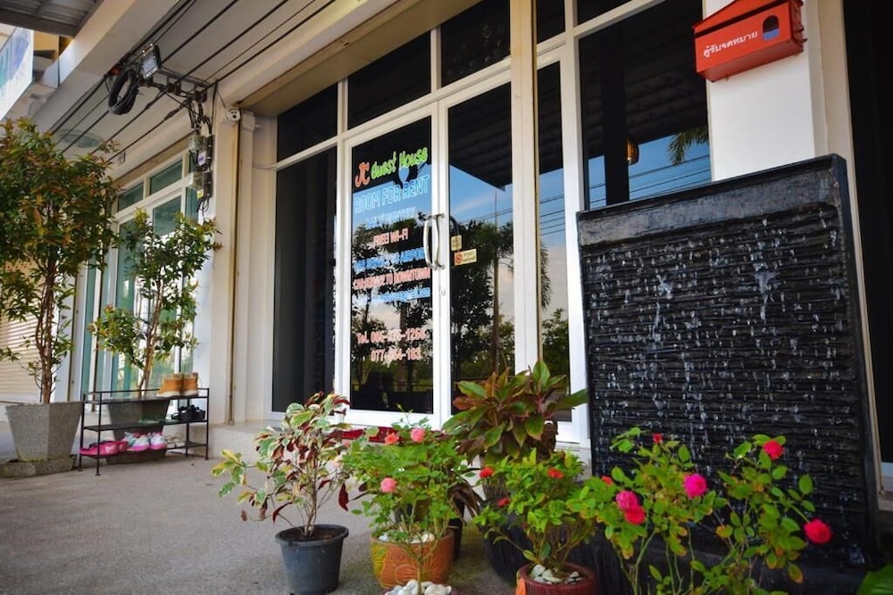 Jc Guesthouse 8/41